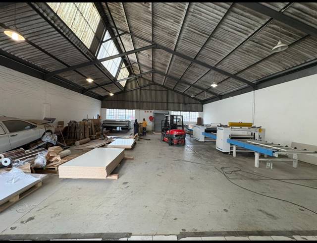 331M² WAREHOUSE TO LET IN GANTS PLAZA